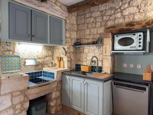 مطبخ, Gîte de charme champêtre (Gite de charme champetre) in Lalbenque مطبخ, Gîte de charme champêtre (Gite de charme champetre) in Lalbenque