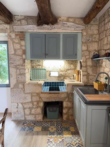 Konyha, Gîte de charme champêtre (Gite de charme champetre) in Lalbenque Konyha, Gîte de charme champêtre (Gite de charme champetre) in Lalbenque