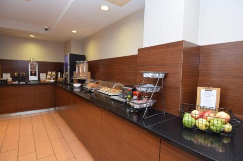 Food and beverages, Fairfield Inn Binghamton in Johnson City Food and beverages, Fairfield Inn Binghamton in Johnson City