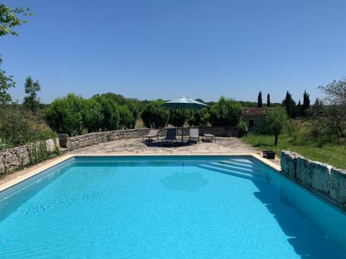 مسبح, Gîte de charme champêtre (Gite de charme champetre) in Lalbenque مسبح, Gîte de charme champêtre (Gite de charme champetre) in Lalbenque
