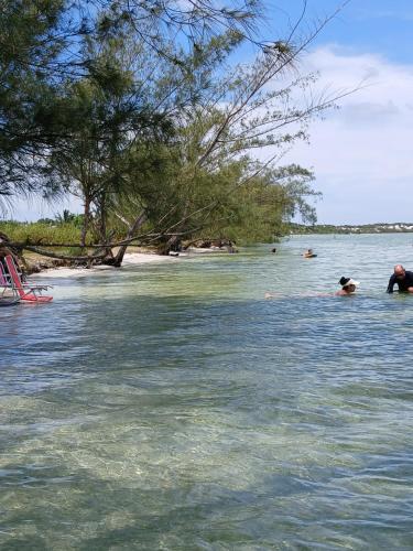 Aconchegante casa para descansar e curtir in Industrial Zone Aconchegante casa para descansar e curtir in Industrial Zone