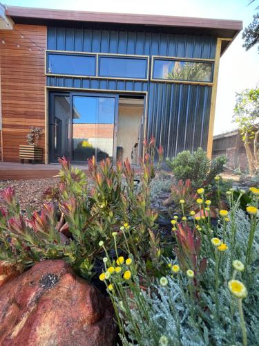 Lighthouse Beach cottage