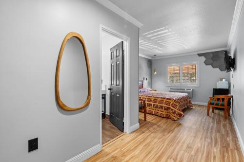 Beverly Inn in West Hollywood Beverly Inn in West Hollywood