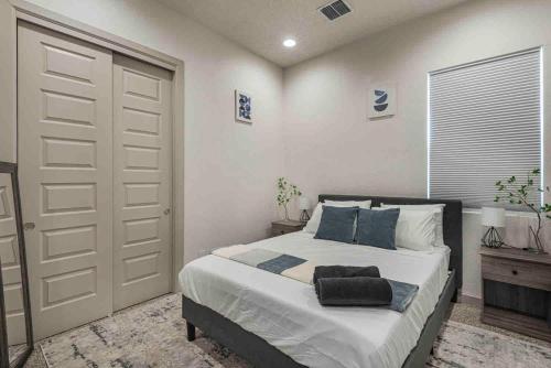 Modern Home w4BR Next to Netflix, Airport, Casino in เซาท์แวลเลย์ Modern Home w4BR Next to Netflix, Airport, Casino in เซาท์แวลเลย์
