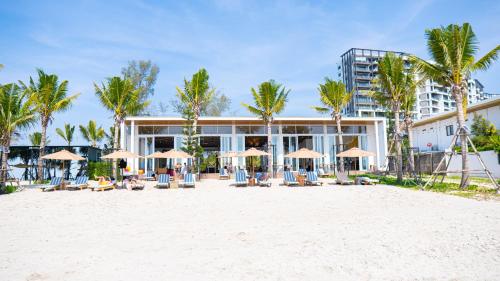 Mirror Mirror Hotel Cafe & Restaurant near Wang Kaeo Park Mirror Mirror Hotel Cafe & Restaurant near Wang Kaeo Park