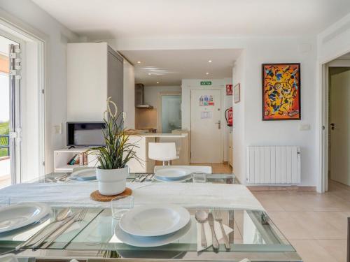 Balmins White by Hello Homes Sitges in آيجودولوك Balmins White by Hello Homes Sitges in آيجودولوك