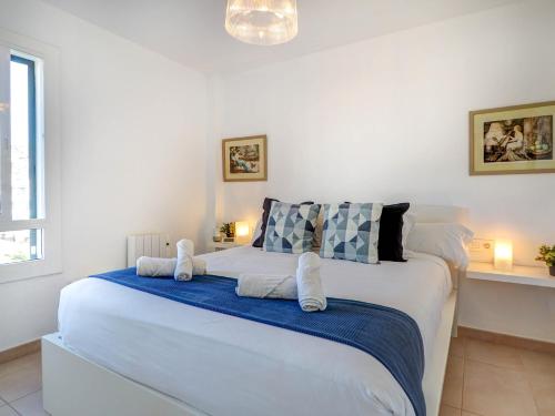 Balmins White by Hello Homes Sitges in آيجودولوك Balmins White by Hello Homes Sitges in آيجودولوك