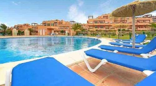 Stylish Costa del Sol Golfer & Family Escape in บาเอีย เด กาซาเรส Stylish Costa del Sol Golfer & Family Escape in บาเอีย เด กาซาเรส