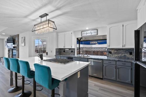 Luxury Waterfront Oasis with Private Boat Dock home in Discovery Bay (CA) Luxury Waterfront Oasis with Private Boat Dock home in Discovery Bay (CA)