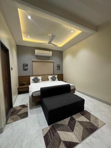 HOTEL SUNDARAI LODGING in Bavdhan HOTEL SUNDARAI LODGING in Bavdhan
