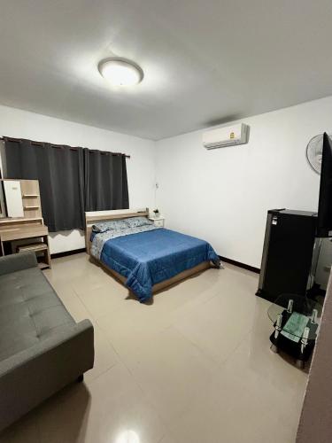 20m² 1 slaapkamer, 1 privé badkamer in Mae Jo (Nongnuch’s Homestay Interior Queen Room) in Mae Jo 20m² 1 slaapkamer, 1 privé badkamer in Mae Jo (Nongnuch’s Homestay Interior Queen Room) in Mae Jo