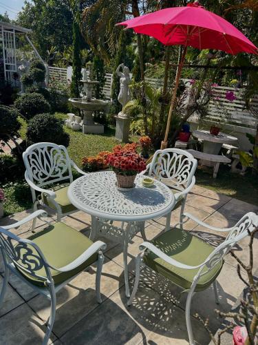 20m² 1 slaapkamer, 1 privé badkamer in Mae Jo (Nongnuch’s Homestay Interior Queen Room) in Mae Jo 20m² 1 slaapkamer, 1 privé badkamer in Mae Jo (Nongnuch’s Homestay Interior Queen Room) in Mae Jo