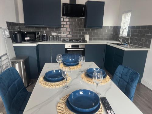 Facilities, NEW Duplex Liverpool Apartment, free on street parking, TV to all rooms, sound system, laundry in Kensington Facilities, NEW Duplex Liverpool Apartment, free on street parking, TV to all rooms, sound system, laundry in Kensington