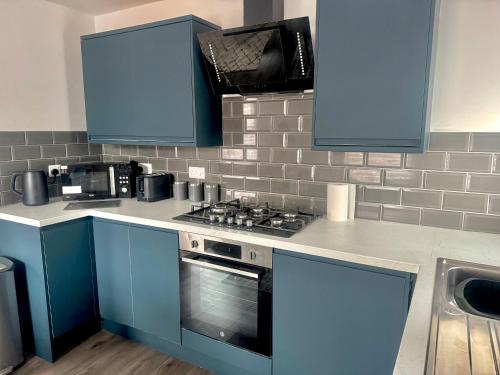 Kitchen, NEW Duplex Liverpool Apartment, free on street parking, TV to all rooms, sound system, laundry in Kensington Kitchen, NEW Duplex Liverpool Apartment, free on street parking, TV to all rooms, sound system, laundry in Kensington