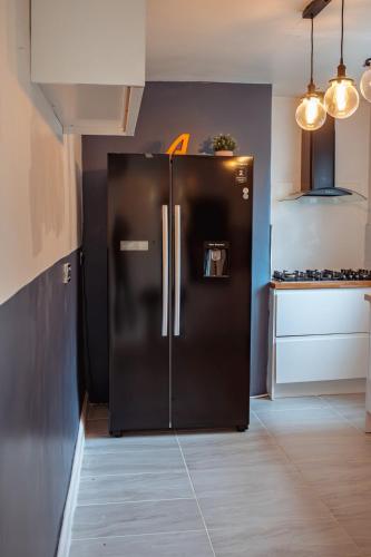 Modern 1-Bed House with Parking Near Kirkstall in Headingley Modern 1-Bed House with Parking Near Kirkstall in Headingley