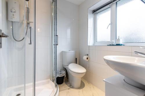 浴室, 5-Bedroom House in Central Nottingham - Sleeps 9 in 納托爾 浴室, 5-Bedroom House in Central Nottingham - Sleeps 9 in 納托爾