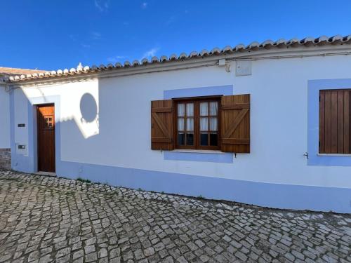 Entre a Serra e o Mar - Casa das Rosas de Barão (Entre a Serra e o Mar - Casa das Rosas de Barao) in Barao de Sao Joao Entre a Serra e o Mar - Casa das Rosas de Barão (Entre a Serra e o Mar - Casa das Rosas de Barao) in Barao de Sao Joao