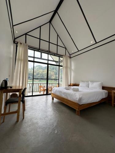 The River Huts in Nong Khiaw The River Huts in Nong Khiaw