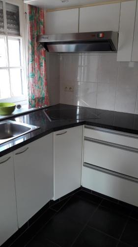 Dapur, Apartment Descamps in Blankenberge Dapur, Apartment Descamps in Blankenberge
