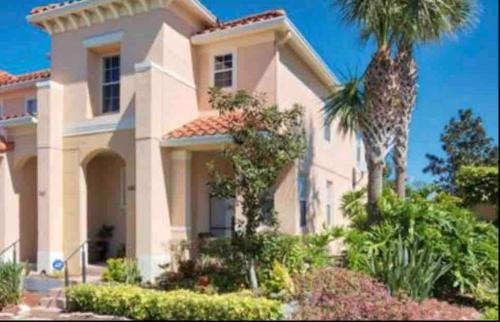Home Near Disney Private Pool & Playground in 豪伊在丘 Home Near Disney Private Pool & Playground in 豪伊在丘