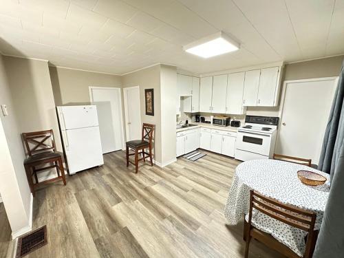 A Quiet and decent 3 bedroom apartment in Kirkland Lake A Quiet and decent 3 bedroom apartment in Kirkland Lake