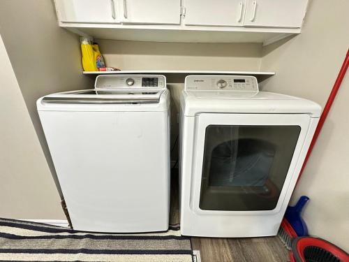 A Quiet and decent 3 bedroom apartment in Kirkland Lake (ON) A Quiet and decent 3 bedroom apartment in Kirkland Lake (ON)