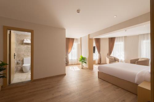 Vendégszoba, Elegance Grand City Hotel near Nemzeti Katonai Múzeum Vendégszoba, Elegance Grand City Hotel near Nemzeti Katonai Múzeum