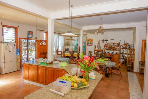 โรงแรม ลินนส์ เกตาเวย์ (Lynns Getaway Hotel) in โมโตโอตัว โรงแรม ลินนส์ เกตาเวย์ (Lynns Getaway Hotel) in โมโตโอตัว