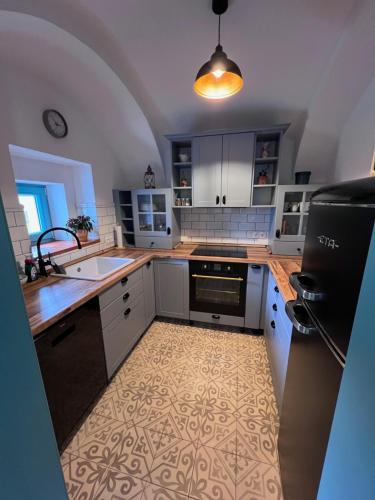 Kitchen, Chalupa v pohadce in Lesov Kitchen, Chalupa v pohadce in Lesov