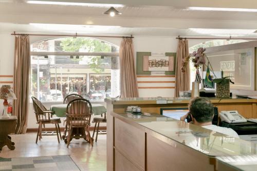 大厅, Hotel Geneve - 2km do Capivari in 坎普斯若当 大厅, Hotel Geneve - 2km do Capivari in 坎普斯若当