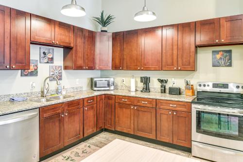 Bring a Pet Historic Downtown Olean Apartment in أولين - نيويورك Bring a Pet Historic Downtown Olean Apartment in أولين - نيويورك