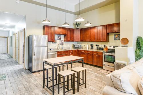 Bring a Pet Historic Downtown Olean Apartment in أولين - نيويورك Bring a Pet Historic Downtown Olean Apartment in أولين - نيويورك