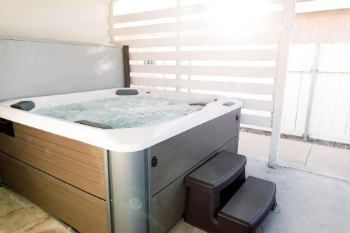 Surf Farm House with backyard Oasis and Jacuzzi in Clairemont Mesa East Surf Farm House with backyard Oasis and Jacuzzi in Clairemont Mesa East