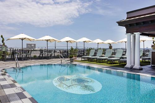 Market Pavilion Hotel near Edmondston-Alston House Market Pavilion Hotel near Edmondston-Alston House