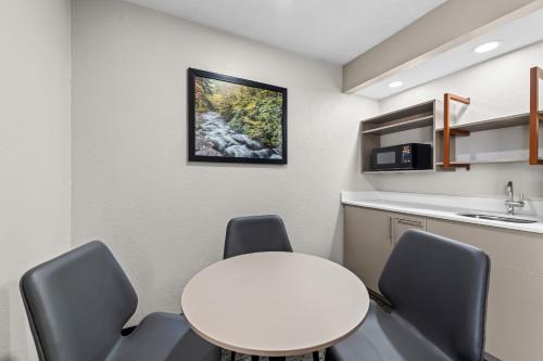 設施, 凱藝套房飯店 - 多雷伍道 (Quality Inn & Suites at Dollywood Lane) in 皮格佛格 (TN) 設施, 凱藝套房飯店 - 多雷伍道 (Quality Inn & Suites at Dollywood Lane) in 皮格佛格 (TN)