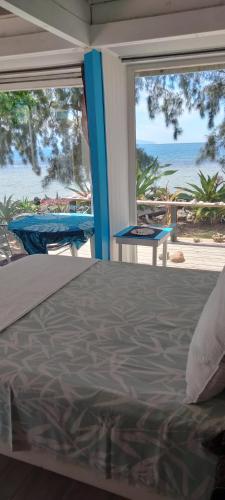 bungalow vue lagon 180 degré, la maison bleue (bungalow vue lagon 180 degre, la maison bleue) in Moorea Island bungalow vue lagon 180 degré, la maison bleue (bungalow vue lagon 180 degre, la maison bleue) in Moorea Island