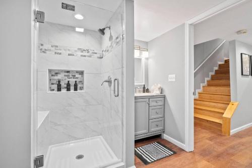 Cozy Downtown Retreat Walkable in West Baltimore Cozy Downtown Retreat Walkable in West Baltimore
