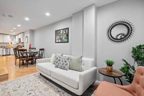 Cozy Downtown Retreat Walkable in West Baltimore Cozy Downtown Retreat Walkable in West Baltimore