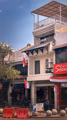 Vista exterior, Dosare Hotel Malioboro in Yogyakarta Vista exterior, Dosare Hotel Malioboro in Yogyakarta