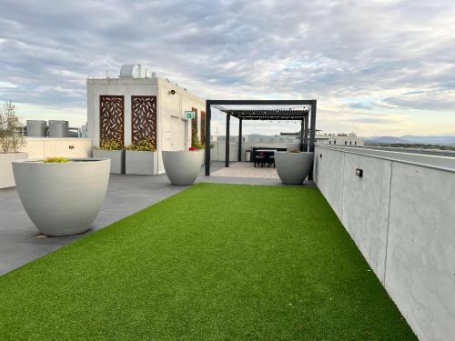 Embark Luxe 2BR 2Bath Apartment in Lynham 1 Secure Carpark Wifi Canberra in لاينهام Embark Luxe 2BR 2Bath Apartment in Lynham 1 Secure Carpark Wifi Canberra in لاينهام
