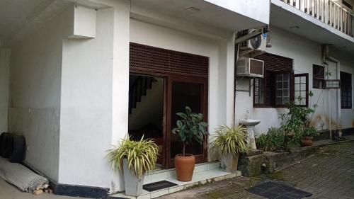 The Sanhinda Tourist Inn Colombo in Nugegoda Area The Sanhinda Tourist Inn Colombo in Nugegoda Area