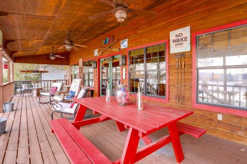 Deck and Fire Pit Waterfront Cabin in Greers Ferry! in Fairfield Bay (AR) Deck and Fire Pit Waterfront Cabin in Greers Ferry! in Fairfield Bay (AR)