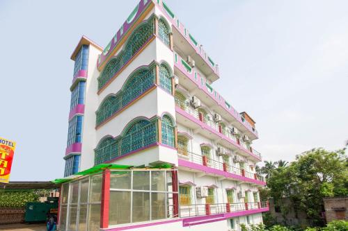Entrance, Super Hotel O Taj International in Berhampore Entrance, Super Hotel O Taj International in Berhampore