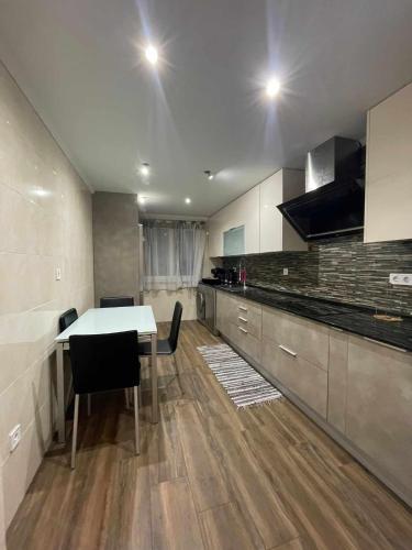 Grande apartamento a 14 km de Lisboa in ไซซัล Grande apartamento a 14 km de Lisboa in ไซซัล