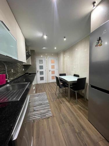 Grande apartamento a 14 km de Lisboa in ไซซัล Grande apartamento a 14 km de Lisboa in ไซซัล