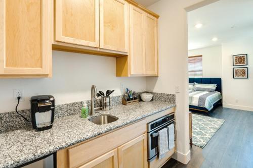 3 Mi to Golf and Shopping Cozy Roseville Studio in Highland Reserve 3 Mi to Golf and Shopping Cozy Roseville Studio in Highland Reserve