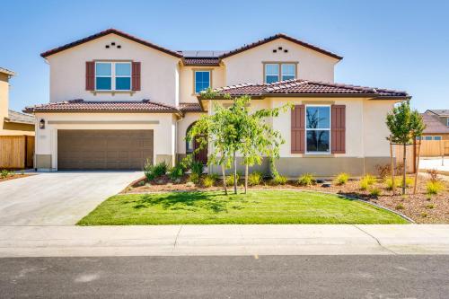 3 Mi to Golf and Shopping Cozy Roseville Studio in Highland Reserve 3 Mi to Golf and Shopping Cozy Roseville Studio in Highland Reserve