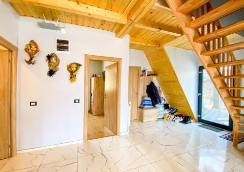 Lobby, Sunrise View Chalet in Traisteni Lobby, Sunrise View Chalet in Traisteni