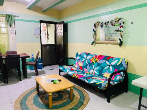 Montalban Guest House 1 AC BR 200mbps FREE Netflix Parking Videoke Cook in โรดริเกซ Montalban Guest House 1 AC BR 200mbps FREE Netflix Parking Videoke Cook in โรดริเกซ