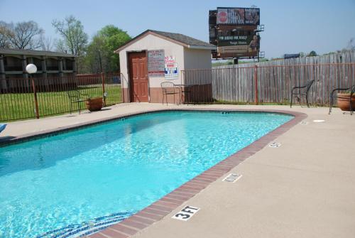 Úszómedence, Apple Tree Inn in Lindale (Texas) Úszómedence, Apple Tree Inn in Lindale (Texas)